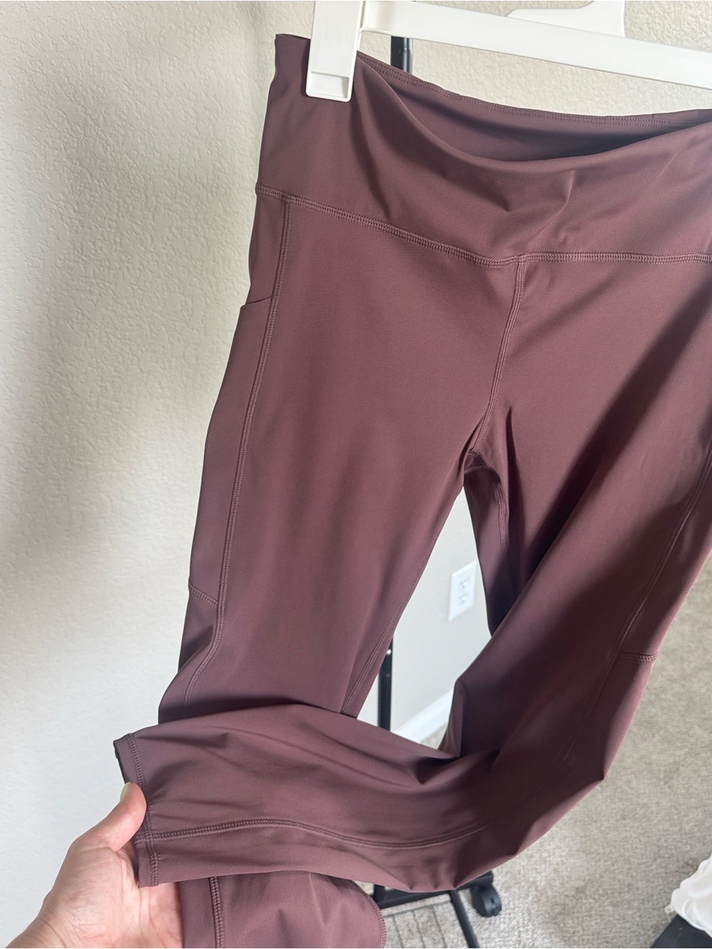 Vuori Stride Leggings in chestnut brown - women’s large